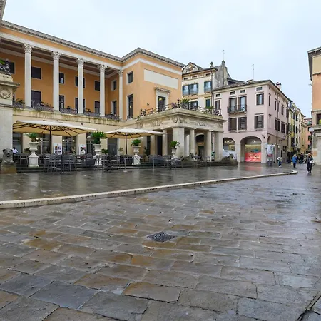 Guesthost - Piazza Della Frutta *
