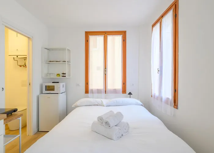 Guesthost - Piazza Della Frutta