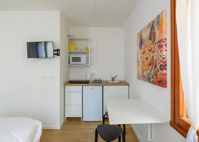 Guesthost - Piazza Della Frutta Διαμέρισμα