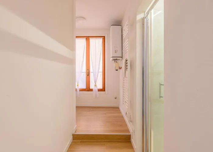 Guesthost - Piazza Della Frutta