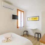 Guesthost - Piazza Della Frutta