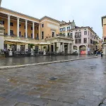 Guesthost - Piazza Della Frutta *